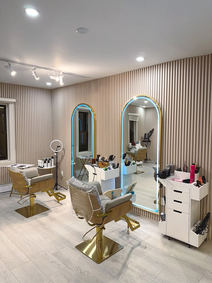 Beauty Salon & Spa 16